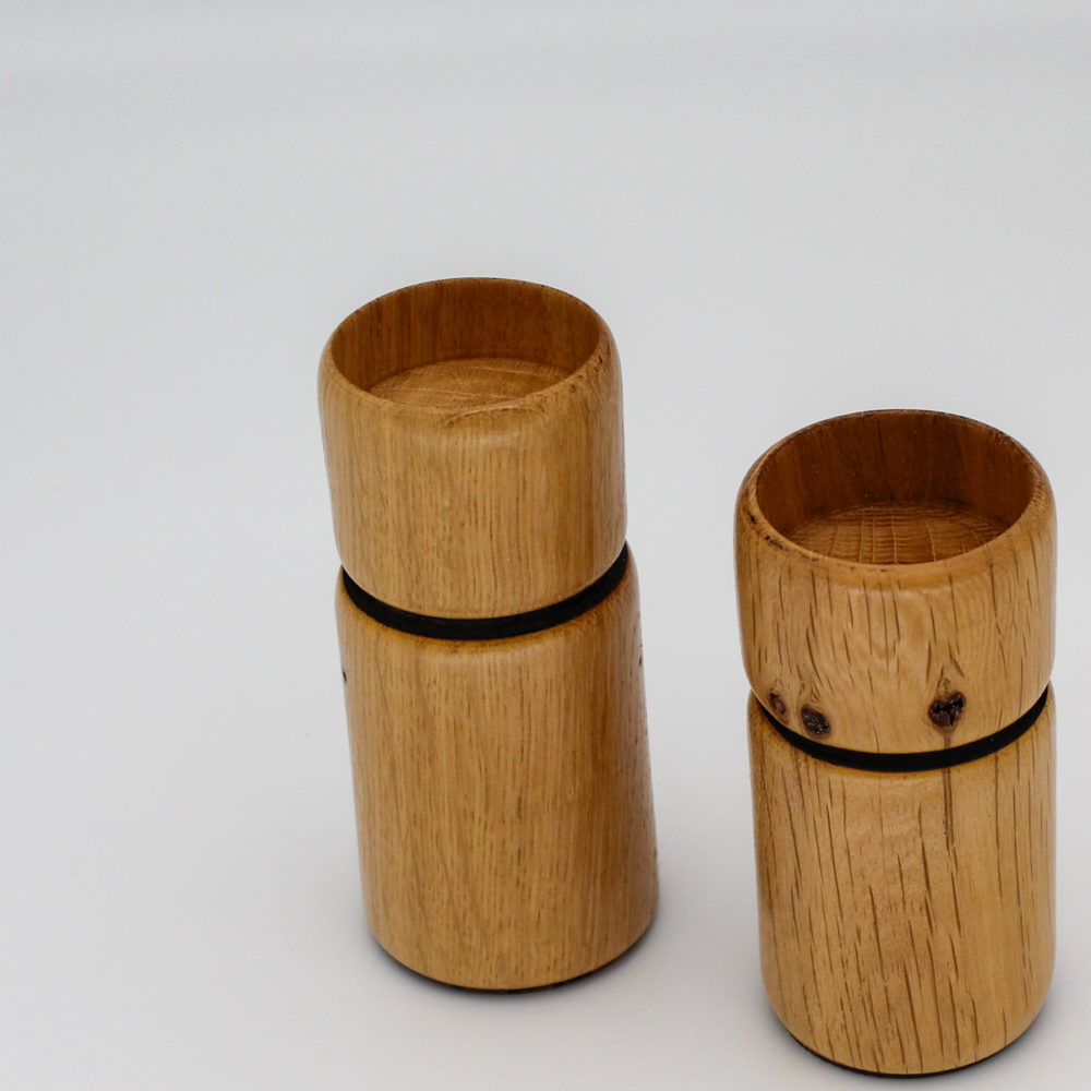 duo de bougeoirs en bois de chêne