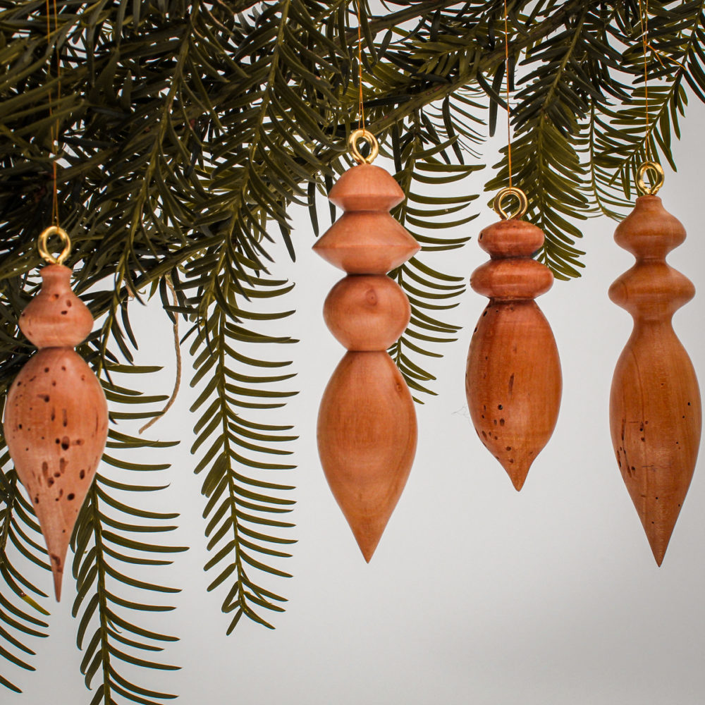 Lot de 4 décorations de sapin de Noël à suspendre en bois de merisier