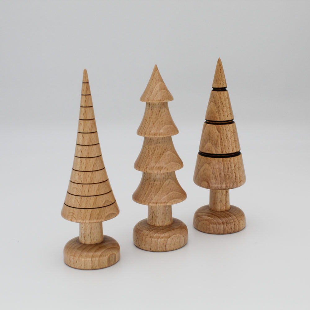 Trio de petits sapins décoratifs en bois de hêtre